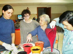 Una delle attività dell'associazione Ge.St.O.: laboratori per anziani