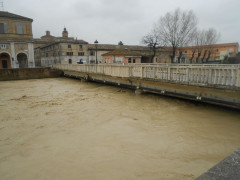 Misa alto su Ponte Garibaldi