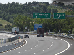 L'autostrada A14 a tre corsie all'altezza dello svincolo di Senigallia