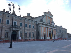 Nuovi lampioni in piazza Garibaldi a Senigallia