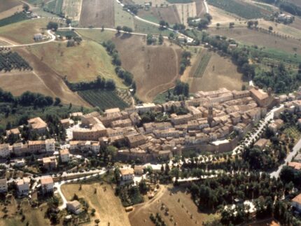 Serra de' Conti : veduta aerea