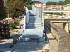 Rampa di accesso al ponte ciclopedonale provvisorio sul Misa