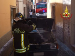 Auto a fuoco a Corinaldo