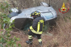 Incidente ad Arcevia, auto in una scarpata